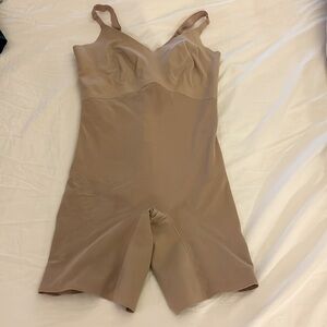 Honeylove bodysuit shaper size L, tan